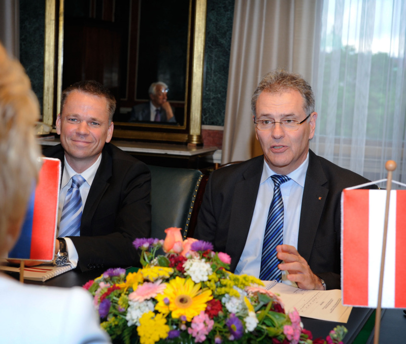 v.li.: Vizepräsident des Bundesrates Harald Himmer (V) und Bundesratspräsident Edgar Mayer (V) bei der Aussprache