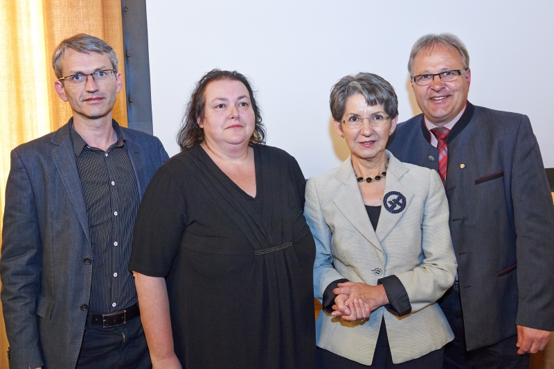 v.li.: Filmproduzent und Regisseur Gerhard Mader, Filmproduzentin und Regisseurin Anita Lackenberger, Nationalratspräsidentin Barbara Prammer (S) und Nationalratsabgeordneter Hermann Gahr (V)