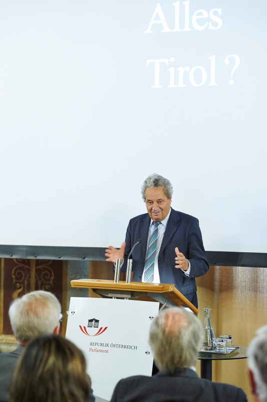 Landeshauptmann von Tirol a.D. Wendelin Weingartner am Rednerpult