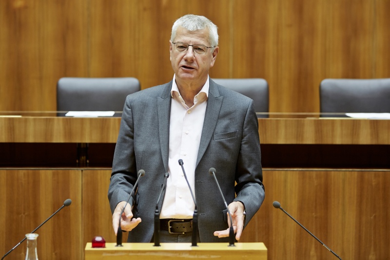 Nationalratsabgeordneter Bruno Rossmann (G) am Rednerpult