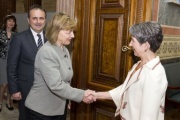 v.re.: Nationalratspräsidentin Barbara Prammer (S) begrüßt die kroatische Außenministerin Vesna Pusic