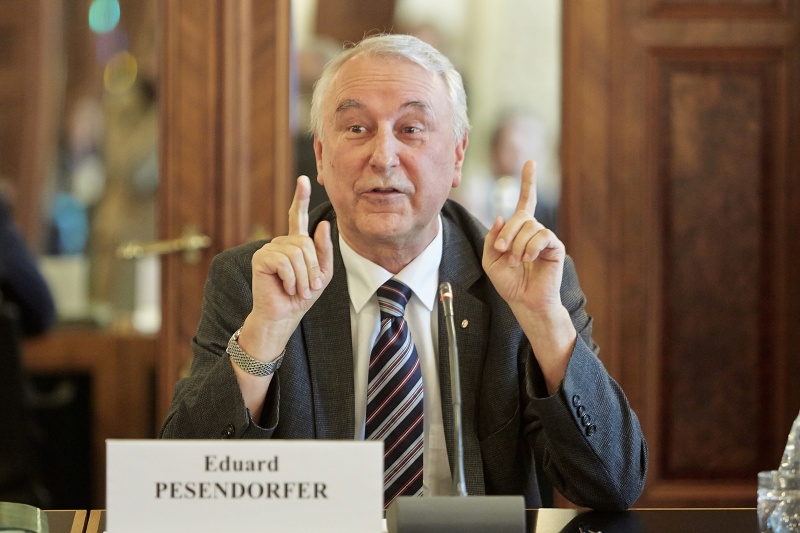 Eduard Pesendorfer am Podium