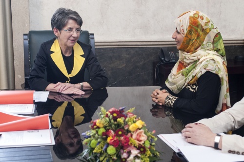 Ausspraache. V. li.: Nationalratspräsidentin Barbara Prammer und Friedensnobelpreisträgerin Tawakkol Karman