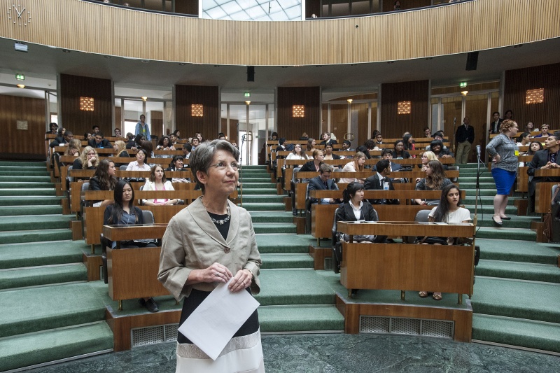 Nationalratspräsidentin Barbara Prammer (S) begrüßt die VeranstaltungsteilnehmerInnen