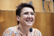 Nationalratsabgeordnete Sonja Ablinger (S) am  Podium