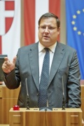 Bundesrat Christian Hafenecker (F) am Rednerpult