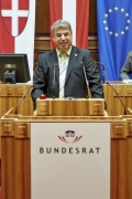 Bundesratsmitglied Hans-Peter Bock (S) am Rednerpult