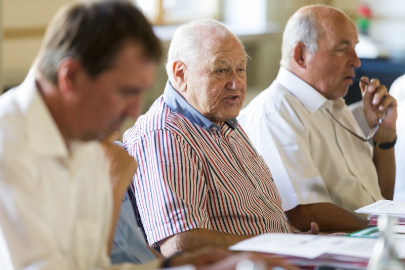 Präsident des Pensionistenverbandes Österreichs - PVÖ Karl Blecha (Mitte)