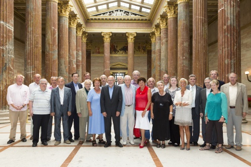 Gruppenfoto mit dem Bundesratspräsidenten Reinhard Todt (11.v.li.)