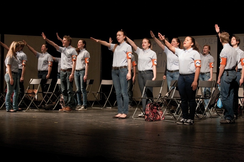 Mitglieder des Ensembles european grouptheater und der jugendtheater company