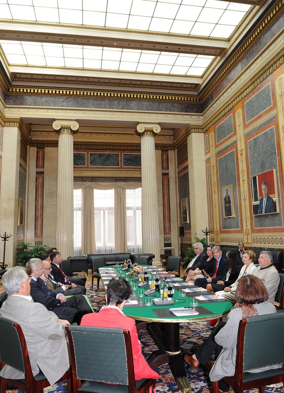 Aussprache. Blick in Richtung VeranstaltungsteilnehmerInnen