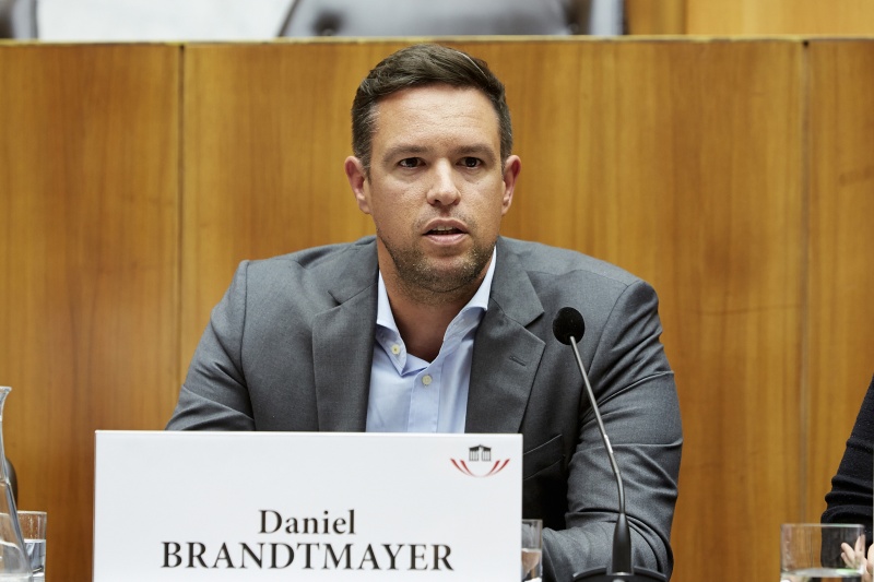 Daniel Brandtmayer (Team Stronach) am Wort