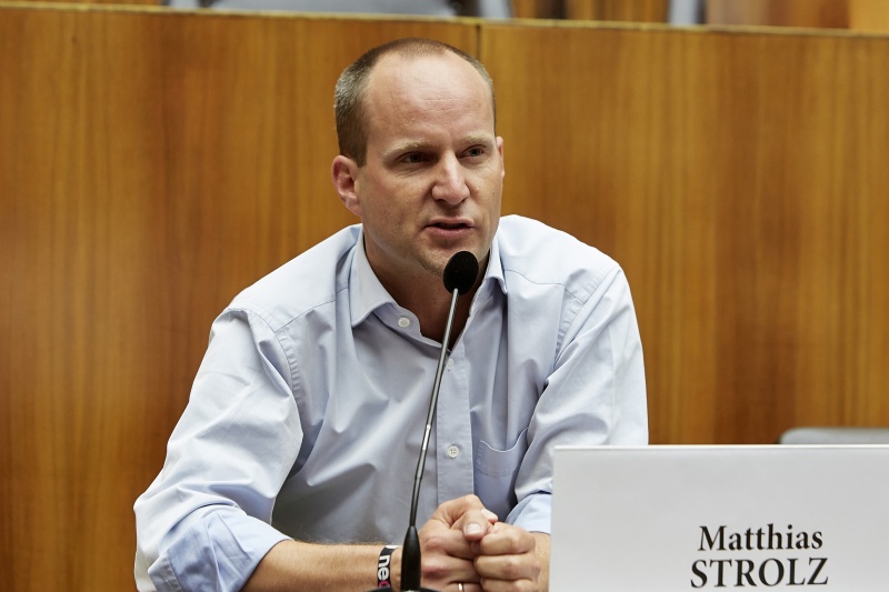 Matthias Strolz (NEOS) am Wort