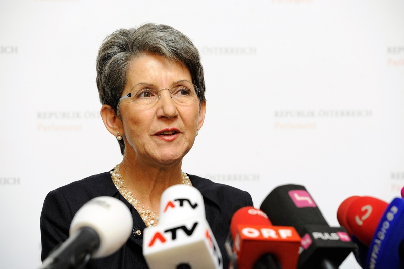 Nationalratspräsidentin Barbara Prammer am Podium