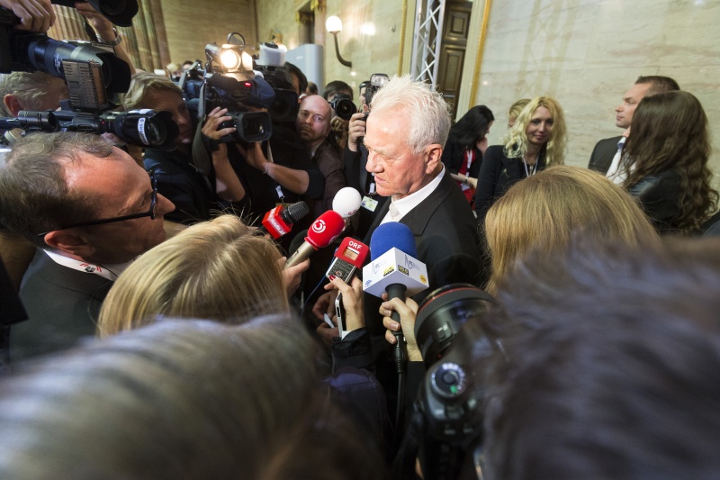Frank Stronach (Team Stronach) beim Interview