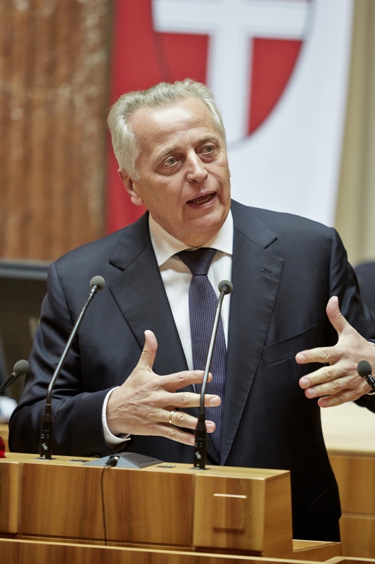 Der Bundesminister für Arbeit, Soziales und Kosumentenschutz Rudolf Hundsdorfer bei seinem Referat