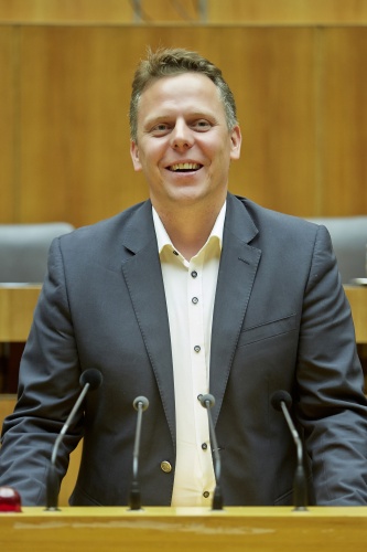 Nationalratsabgeordneter Michael Ehmann (S) am Rednerpult