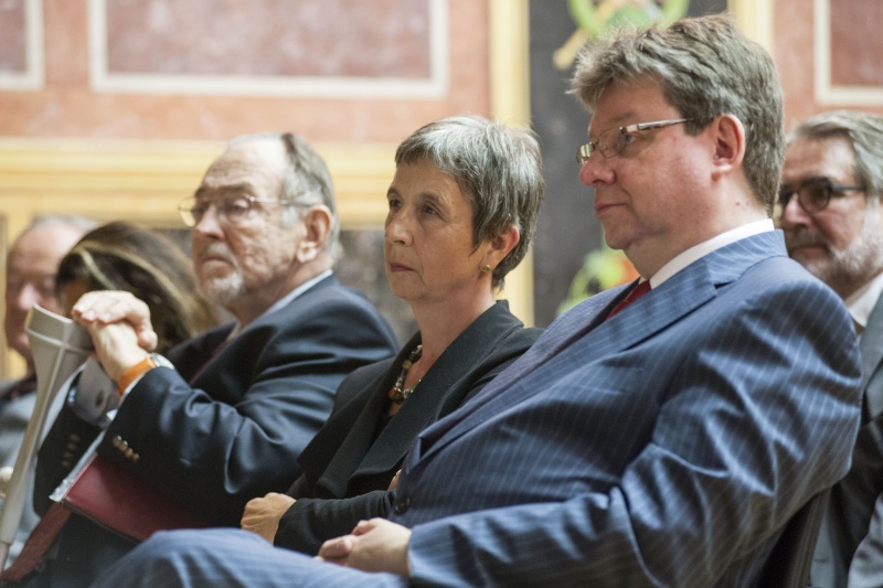 Blick Richtung PreisträgerInnen: v.li. Wolfgang Mantl, Sieglinde Rosenberger und Robert Luft