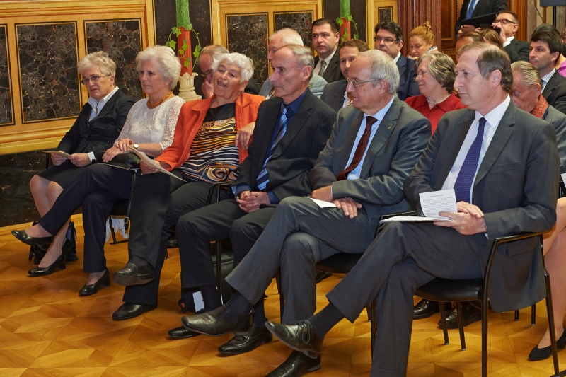 Blick Richtung VeranstaltungsteilnehmerInnen, v.li. Angehörige Geretteter Frau Kolacny, Angehörige Geretteter Frau Kittler, Ausgezeichnete Friederike Mikosch, Direktor für deutschsprachige Länder Freundeskreis Yad Vashem - Arik Rav-On, Vorsitzender des Evangelischen Oberkirchenrates Bischof Michael Bünker, Botschafter des Staates Israel Aviv Shir-On