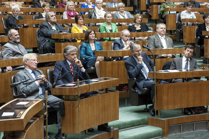 v.li.: Bundesminister a.D. Franz Hums, Parlamentsdirektor Harald Dossi, Bundesminister für Gesundheit, Alois Stöger, Vertretung von Bundesminister Rudolf Hundstorfer, Martin Staudinger