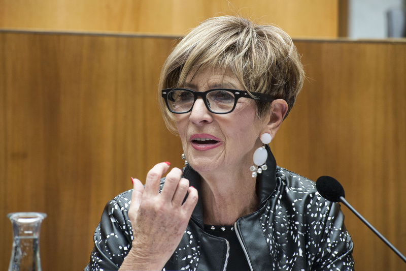 Abgeordnete zum Wiener Landtag, Volksanwältin a.D. Ingrid Korosec am Podium