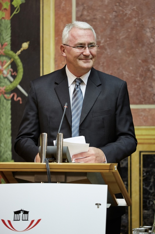 3. Nationalratspraesident Martin Graf bei seiner Begrüßungsansprache