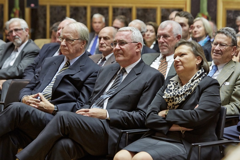 im Publikum erste Reihe v.li.: Harald Ofner, 3. Nationalratspräsident Martin Graf, Nationalrätin Anneliese Kitzmüller