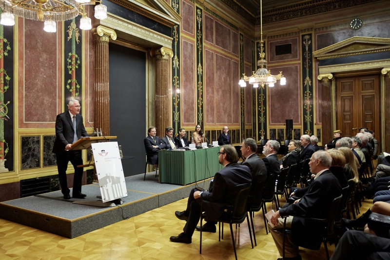 3. Nationalratspräsident Martin Graf am Rednerpult
