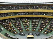 Die Abgeordneten des Nationalrates im Sitzungssaal bei der Abstimmung