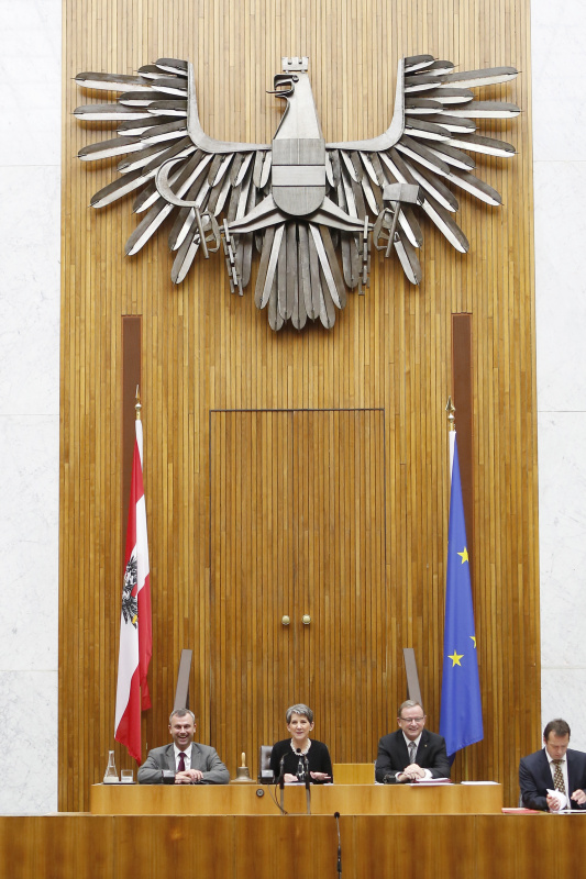 v.li.: 3. Nationalratspräsident Norbert Hofer (F), Nationalratspräsidentin Barbara Prammer (S) und der 2. Nationalratspräsident Karlheinz Kopf (V) am Präsidium