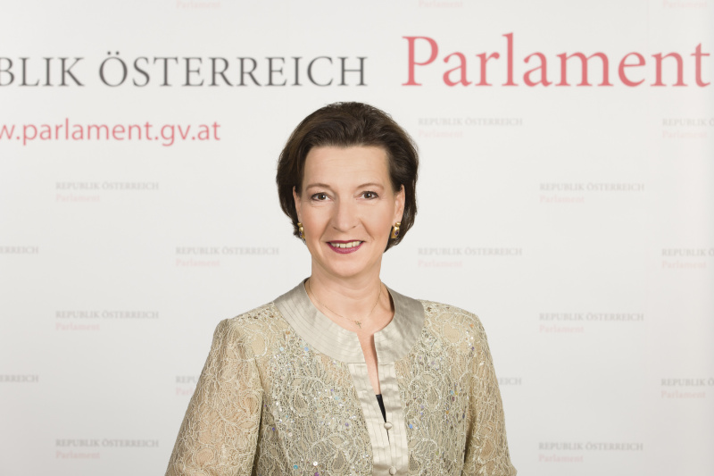 Gabriele Heinisch-Hosek - Unterrichtministerin und Frauenministerin