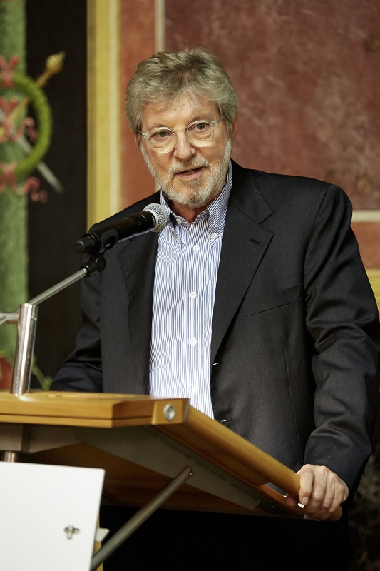 Standard Herausgeber Oscar Bronner am Rednerpult