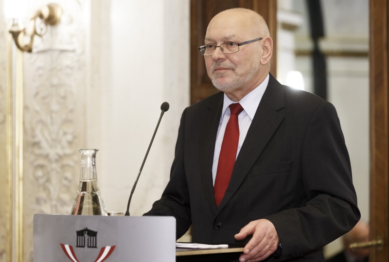 Bundesratspräsident Reinhard Todt bei seiner Begrüssungsrede