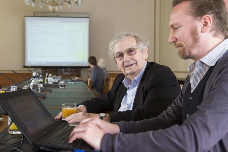 v.li.: Zeitzeuge Ari Rath, Kinderbüro Universität Wien Cyril Dworsky