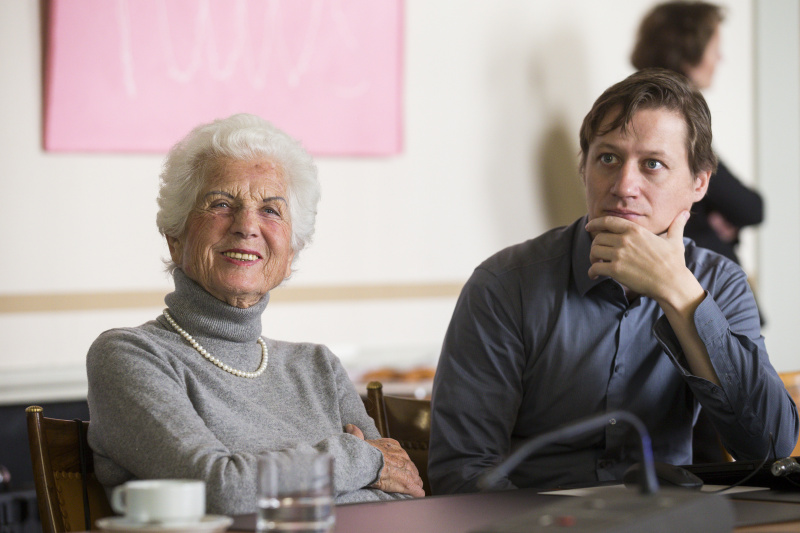 v.li.: Zeitzeugin Freda Meissner-Blau, Parlamentsbediensteter Harald Brunner