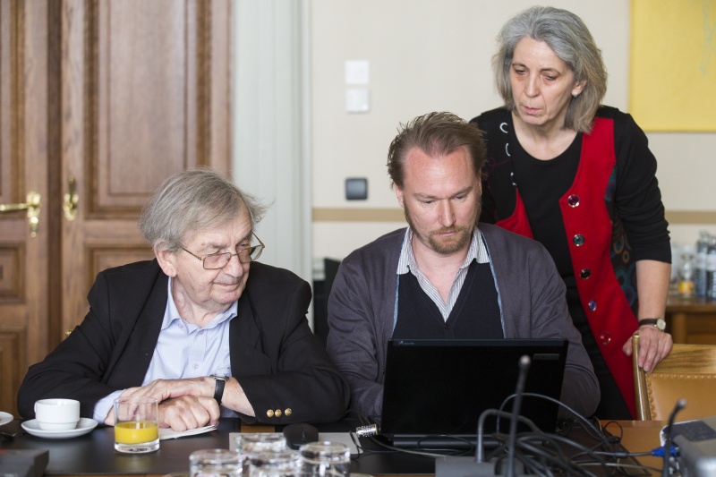 v.li.: Zeitzeuge Ari Rath, Kinderbüro Universität Wien Cyril Dworsky, Kinderbüro Universität Wien Heidi Haslinger