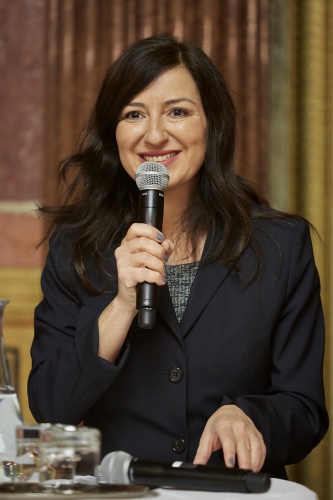 Moderatorin Ani Gülgün-Mayr