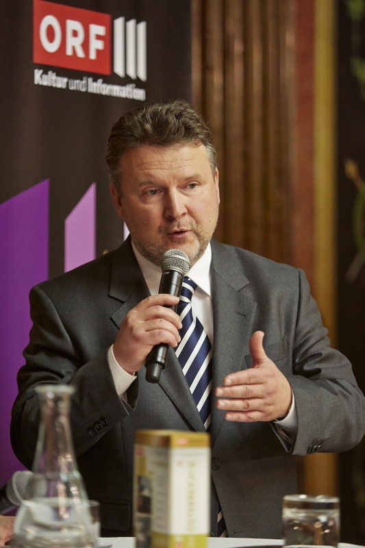 Stadt Wien und Österreichische Volkshochschule Michael Ludwig am Wort