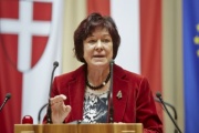 Die Vizepräsidentin des Bundesrates Susanne Kurz (S) am Rednerpult