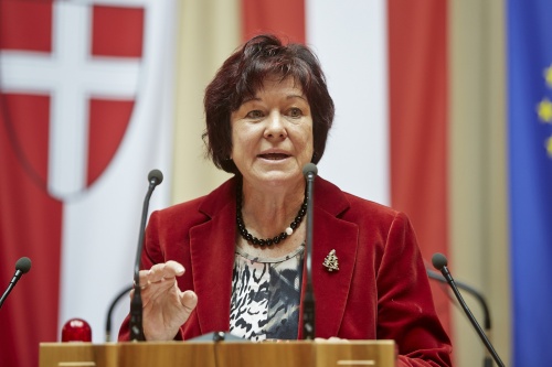 Die Vizepräsidentin des Bundesrates Susanne Kurz (S) am Rednerpult