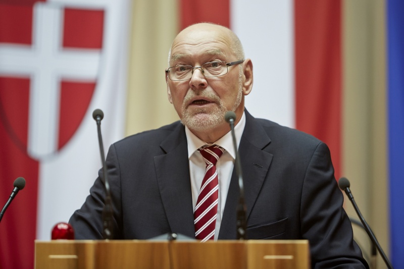 Bundesratspräsident Reinhard Todt (S) am Rednerpult