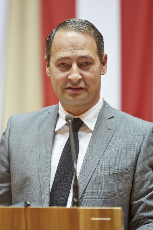 Klubobmann Andreas Schieder (S) am Rednerpult