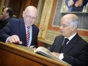 v.li.: Bundesratspräsident Reinhard Todt (S) und der Präsident der marokkanischen Rätekammer Mohammed Cheikh Biadillah beim Eintrag in das Gästebuch