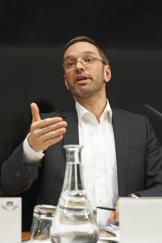 Nationalratsabgeordneter Herbert Kickl (F) am Wort