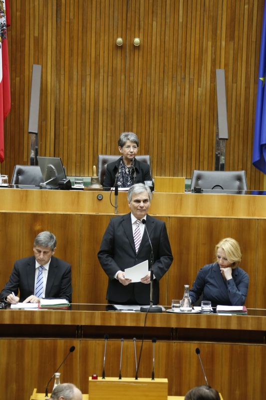 Bundeskanzler Werner Faymann bei seiner Regierungserklärung