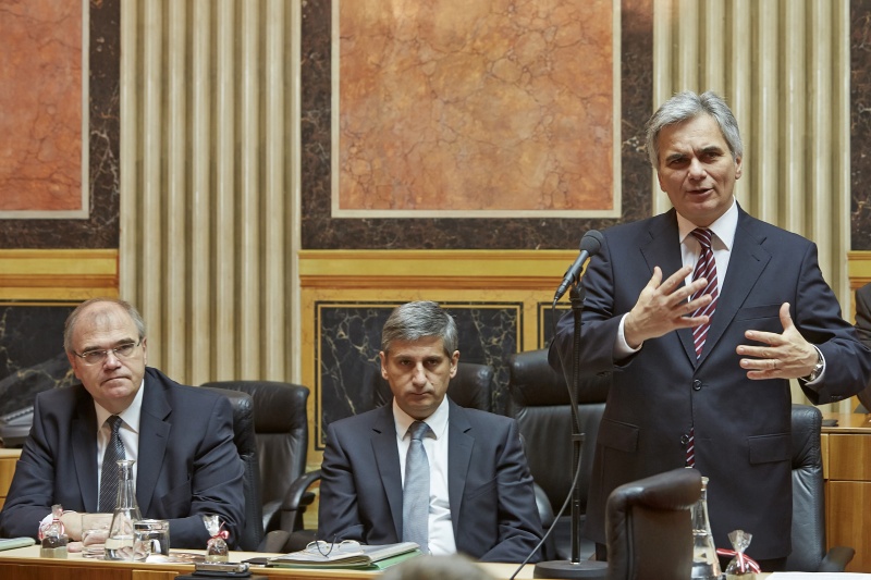 v.li.: Justizminister Wolfgang Brandstetter (V),  Vizekanzler Michael Spindelegger (V) und Bundeskanzler Werner Faymann (S) am Wort