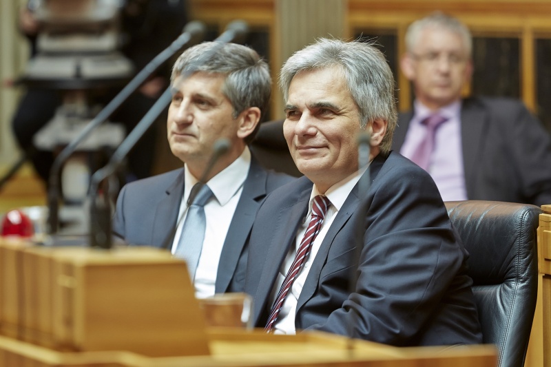 v.li.: Vizekanzler Michael Spindelegger (V) und Bundeskanzler Werner Faymann (S)