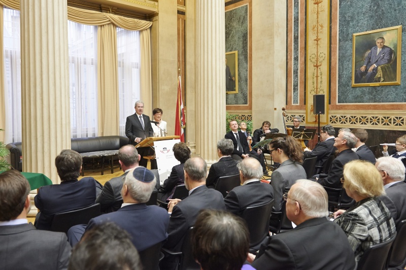 Dankesworte von Vorsitzender der Österreichischen Freunde von Yad Vashem Günther Schuster und Generalsekretärin der Österreichischen Freunde von Yad Vashem Ulrike Schuster