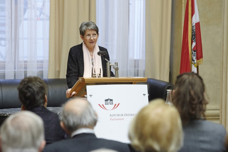 Nationalratspräsidentin Barbara Prammer (S) am Rednerpult