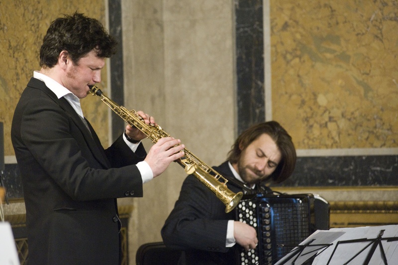 Musikalische Untermalung: v.li. Andrej Prozorov und Milos Todorovsky